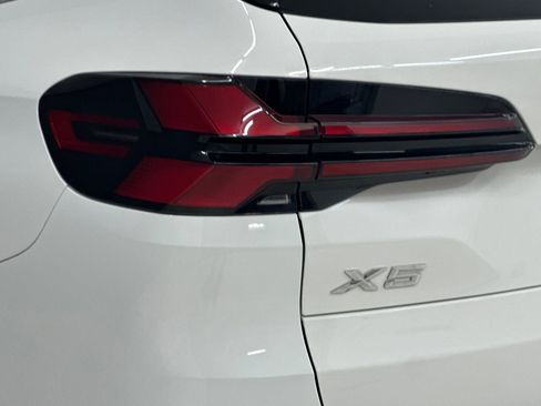 Certified 2024 BMW X5 sDrive40i w/ Parking Assistance Package RWD image 13