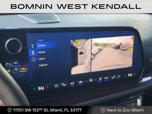 Used 2024 Chevrolet Traverse RS image 28