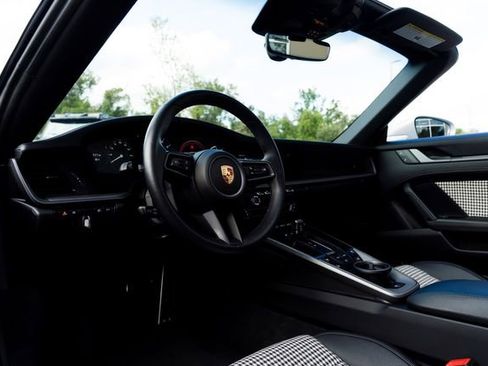 Used 2024 Porsche 911 Carrera image 24