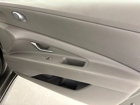 Used 2024 Hyundai Elantra SEL FWD image 41