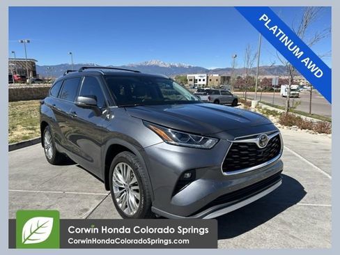 Used 2023 Toyota Highlander Platinum image 1