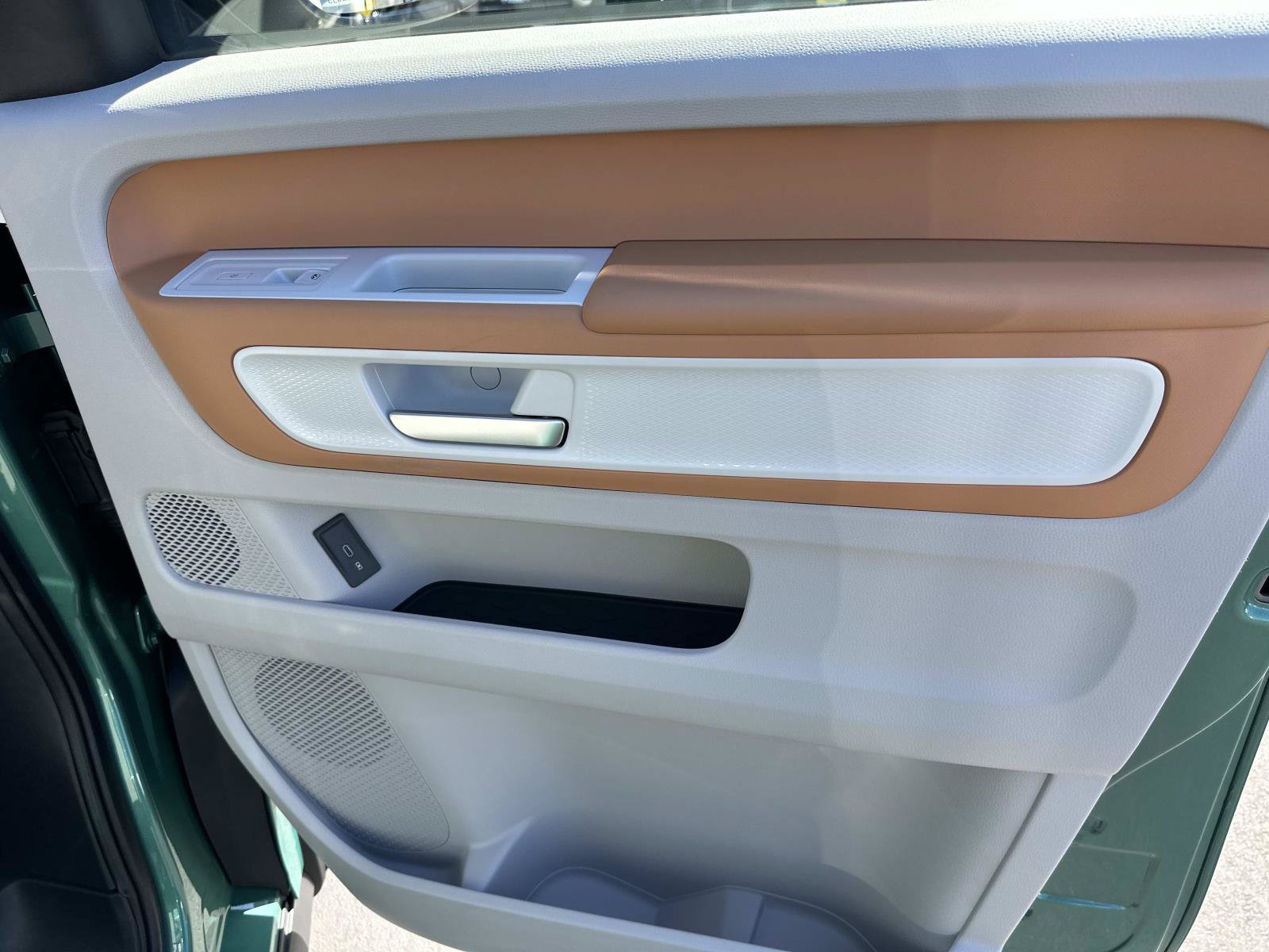 Certified 2025 Volkswagen ID. Buzz 1st Edition RWD image 28