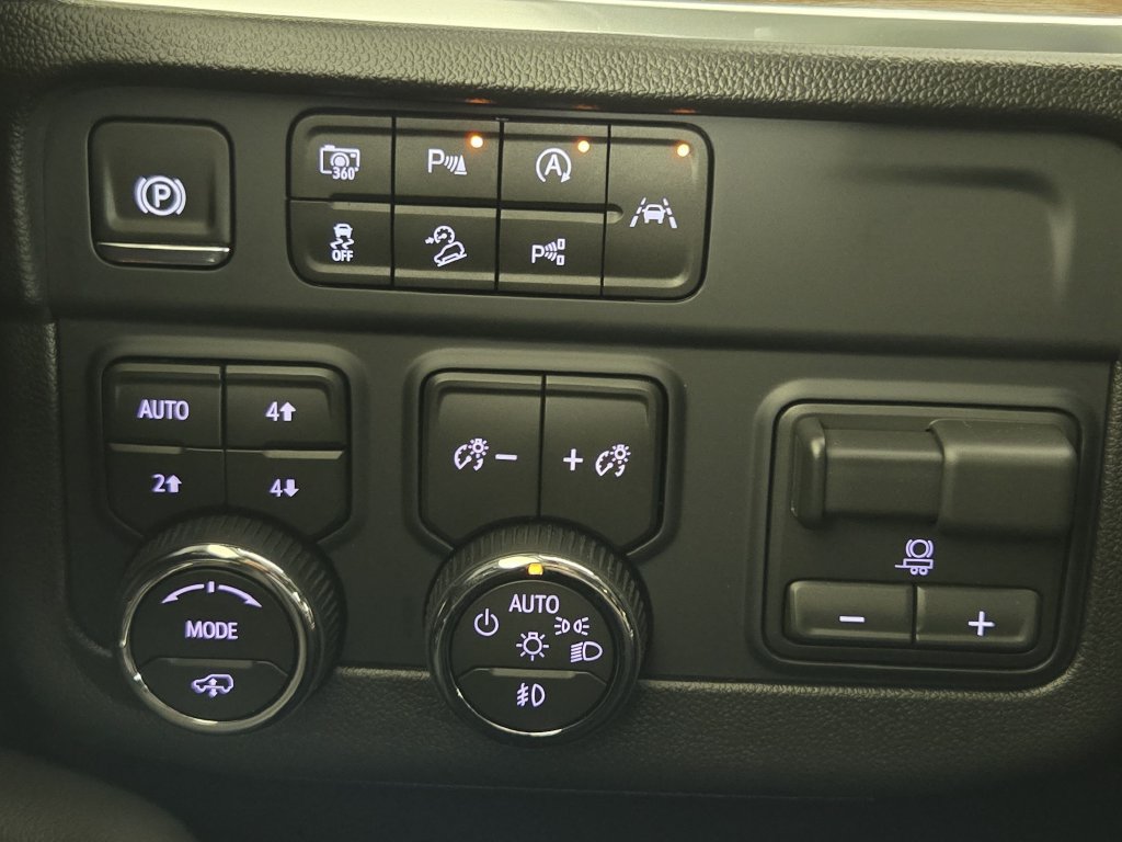 New 2026 Chevrolet Tahoe High Country AWD/4WD image 23