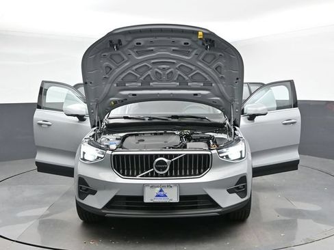 Used 2024 Volvo XC40 B5 Plus w/ Climate Package AWD/4WD image 54