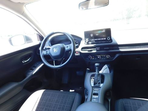 Used 2023 Honda HR-V LX image 6