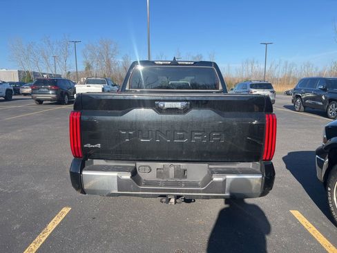 Used 2023 Toyota Tundra Limited w/ Power Package image 5