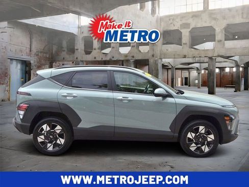 Used 2025 Hyundai Kona SEL AWD/4WD image 1