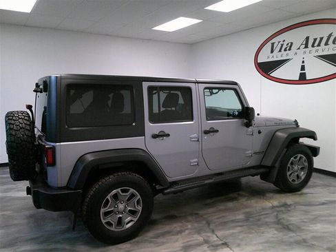 Used 2016 Jeep Wrangler Unlimited Rubicon w/ Connectivity Group image 8