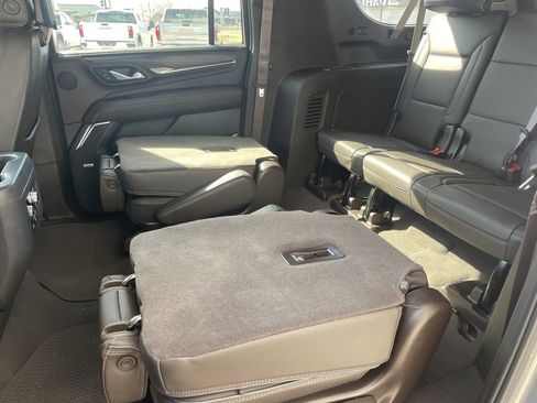 Used 2024 GMC Yukon XL Denali w/ Advanced Technology Package image 45