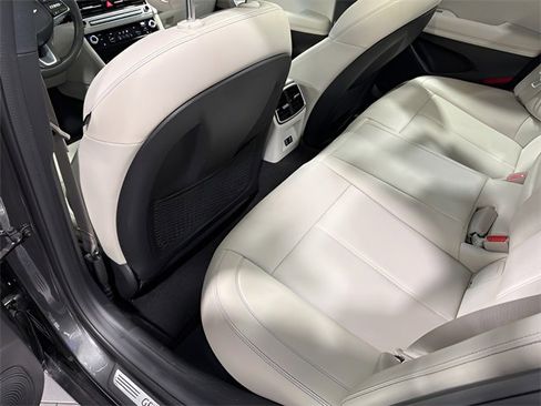 Used 2025 Genesis G70 2.5T image 30