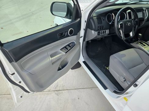 Used 2015 Toyota Tacoma 4x4 Double Cab image 10