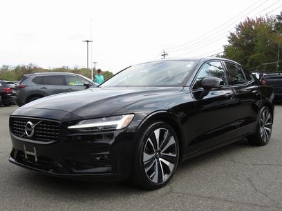 Used 2022 Volvo S60 B5 Momentum w/ Premium Package