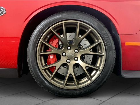 Used 2017 Dodge Challenger SRT Hellcat RWD image 10
