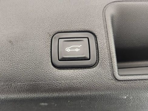 Used 2022 GMC Terrain SLT w/ LPO, Roadside Safety Package AWD/4WD image 18