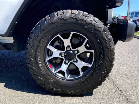 Used 2023 Jeep Wrangler Unlimited Rubicon AWD/4WD image 9