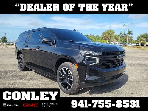 Used 2024 Chevrolet Suburban RST w/ Luxury Package RWD image 1