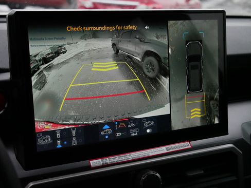 Certified 2025 Toyota 4Runner TRD Off-Road Premium image 33