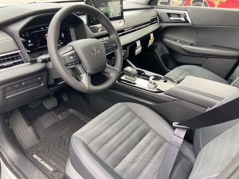 New 2026 Mitsubishi Outlander SE FWD image 6