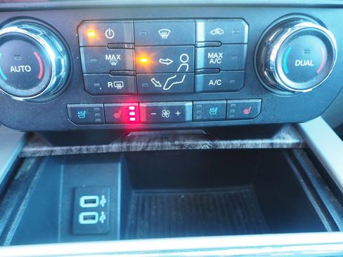 Used 2019 Ford F350 Lariat w/ Lariat Ultimate Package image 11