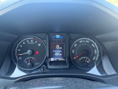 Used 2023 Toyota Tacoma SR AWD/4WD image 11