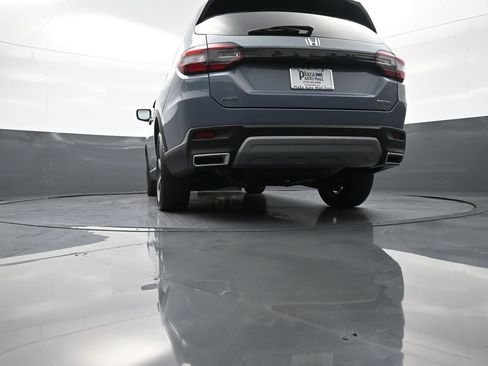 Certified 2024 Honda Pilot Touring image 32