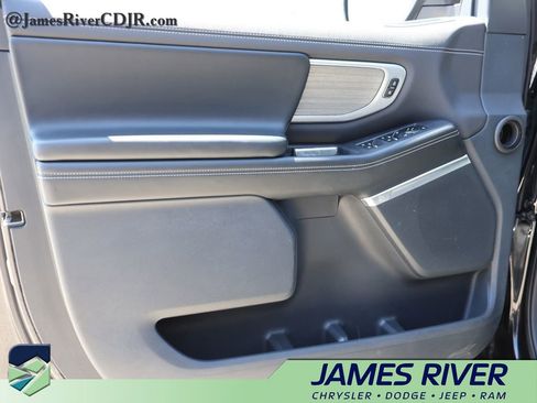 Used 2025 Ford Expedition Max Platinum AWD/4WD image 22