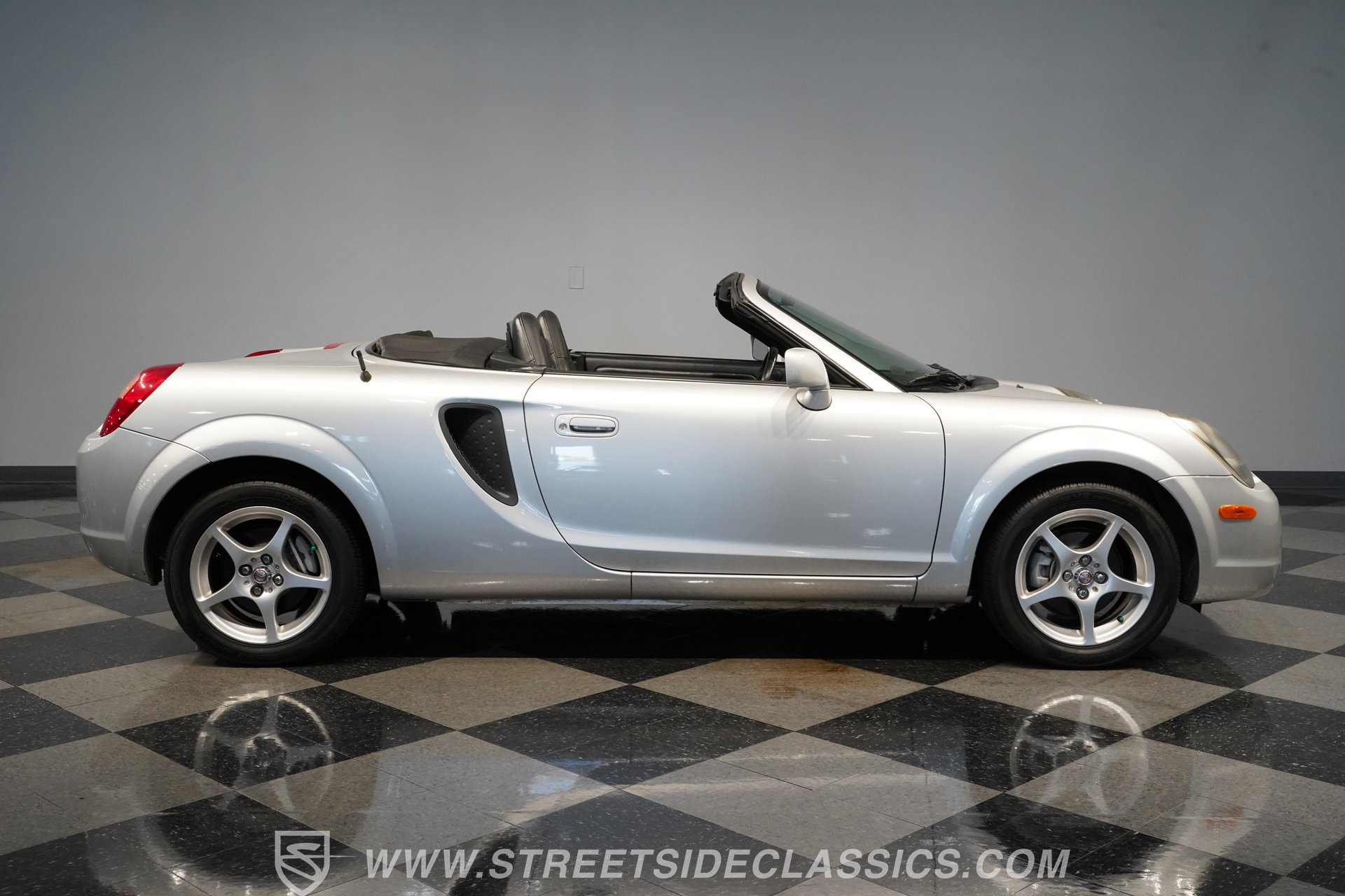 Used 2001 Toyota MR2 RWD image 15