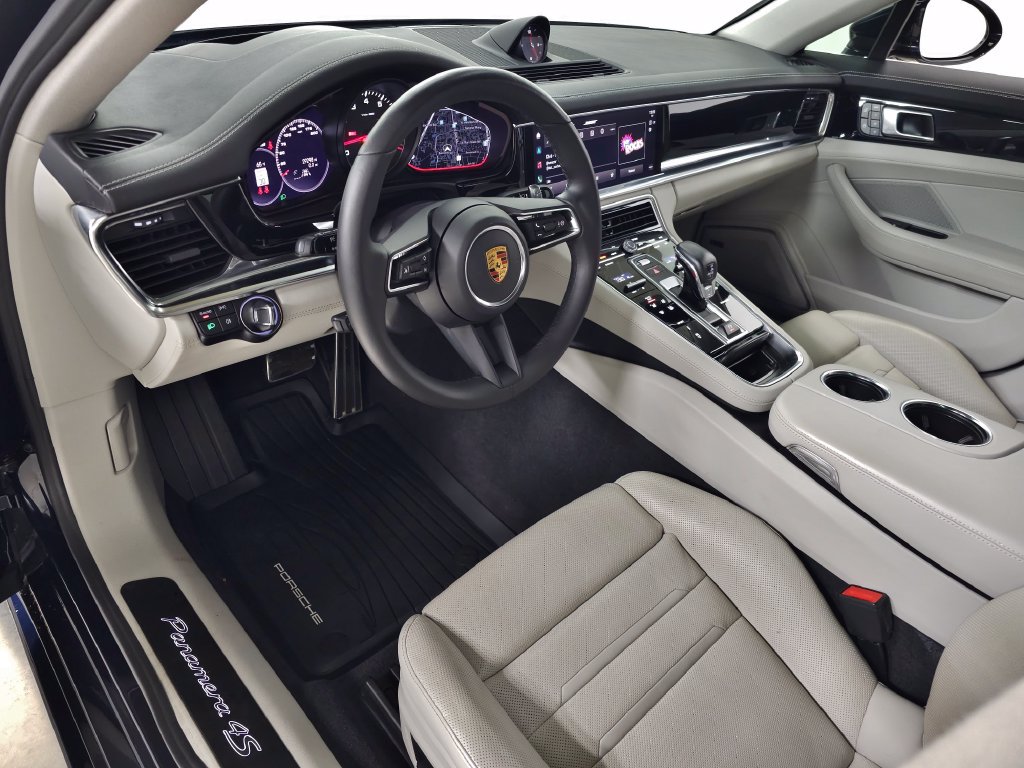 Used 2022 Porsche Panamera 4S AWD/4WD image 17