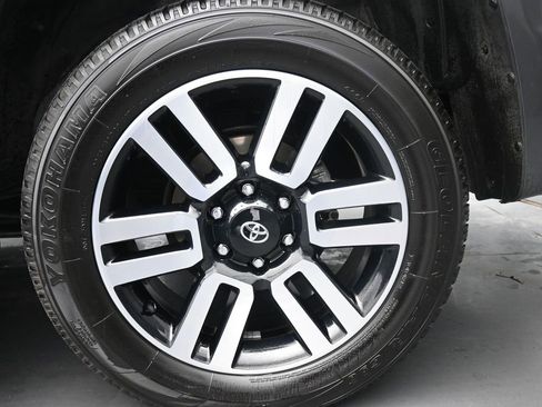 Used 2023 Toyota 4Runner Limited image 15