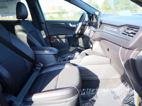 New 2026 Ford Escape ST-Line w/ Tech Pack #1 image 18