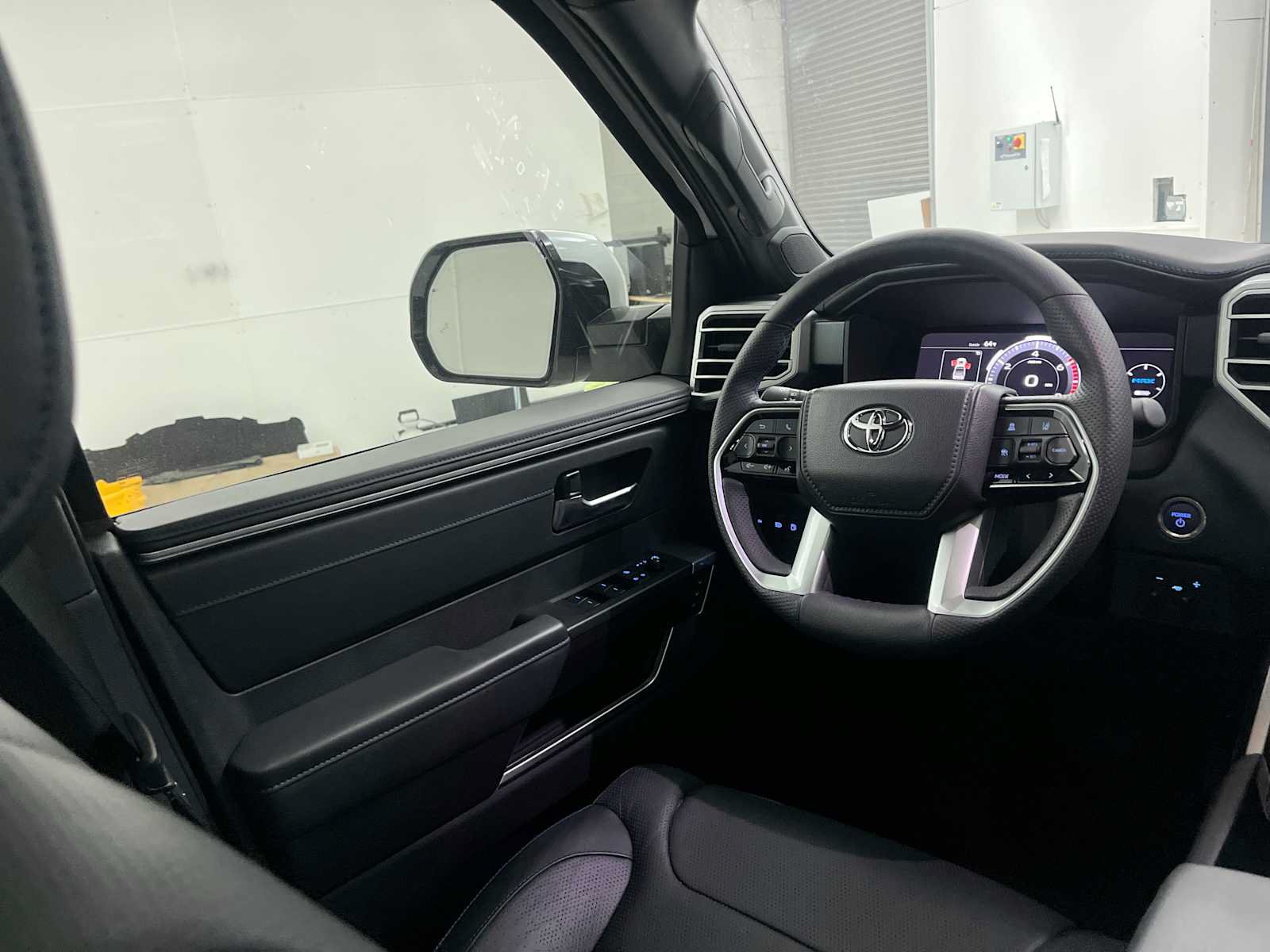 Used 2022 Toyota Tundra Platinum AWD/4WD image 15