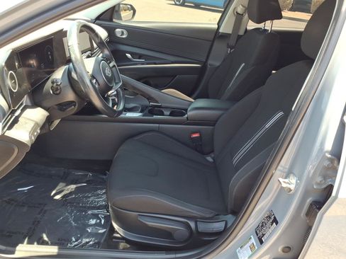 Used 2023 Hyundai Elantra SEL w/ Convenience Package FWD image 19