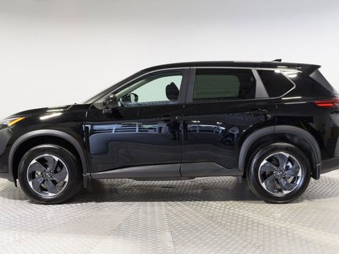 Used 2026 Nissan Rogue SV AWD/4WD image 4