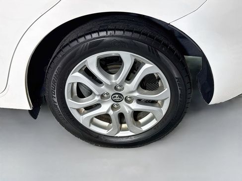 Used 2017 Toyota Yaris iA FWD image 31