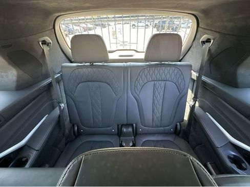 Used 2023 BMW X7 xDrive40i w/ Executive Package AWD/4WD image 17