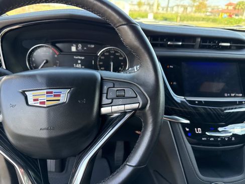 Used 2025 Cadillac XT6 Premium Luxury image 32