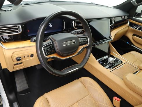 Used 2022 Jeep Grand Wagoneer Series III w/ Flexible Seating Group image 9