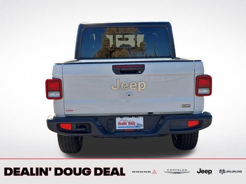 Used 2023 Jeep Gladiator Overland image 5