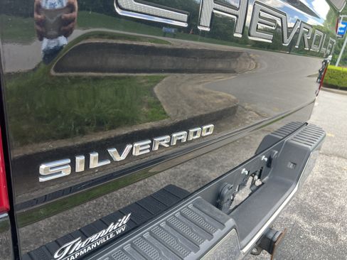 Used 2023 Chevrolet Silverado 1500 LT AWD/4WD image 14