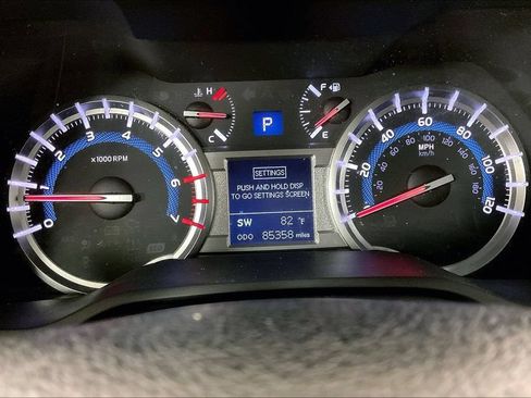 Used 2018 Toyota 4Runner Limited AWD/4WD image 20