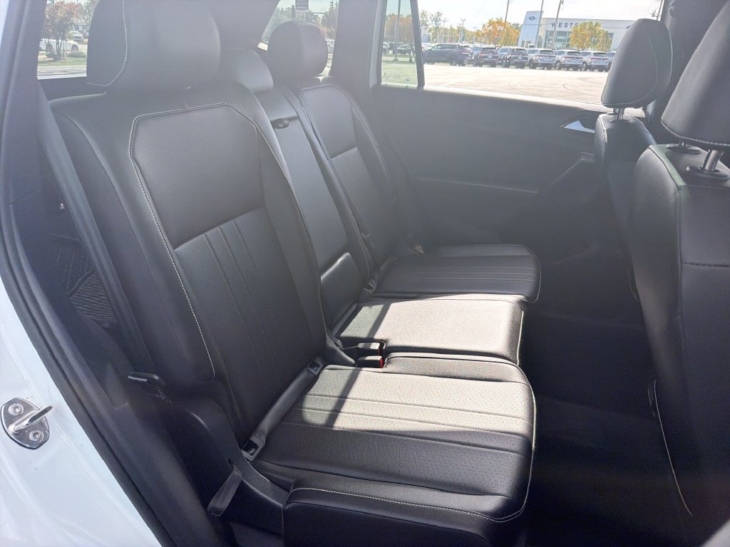 Certified 2024 Volkswagen Tiguan SE R-Line AWD/4WD image 24