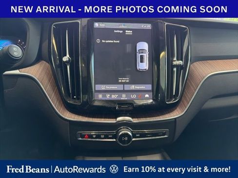 Used 2023 Volvo XC60 B5 Plus w/ Climate Package AWD/4WD image 11