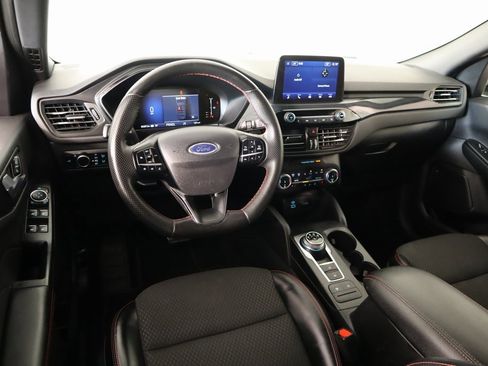 Used 2023 Ford Escape ST-Line image 2