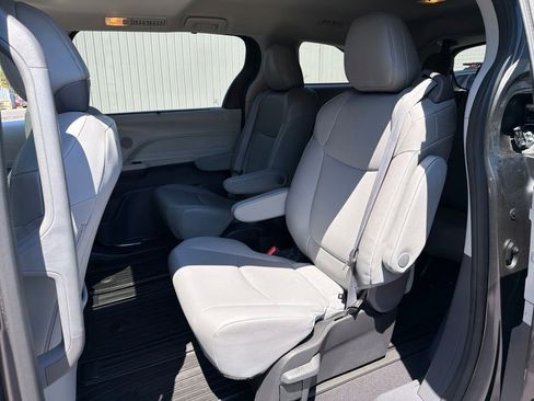 Used 2024 Toyota Sienna XLE w/ XLE Plus Package AWD/4WD image 20