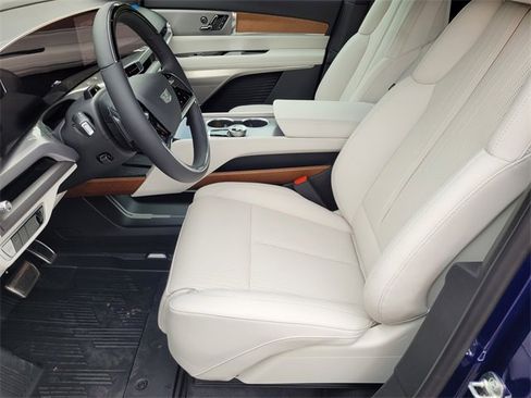 New 2026 Cadillac Vistiq Sport w/ LPO, Floor Liner Package image 21