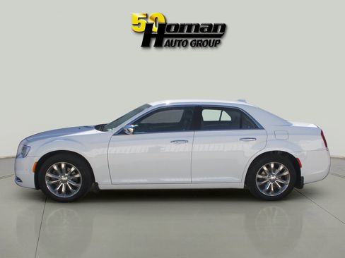 Used 2019 Chrysler 300 Limited w/ Safetytec Plus Group image 2