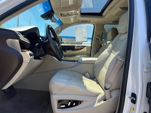 Used 2017 Cadillac Escalade ESV Premium Luxury AWD/4WD image 23