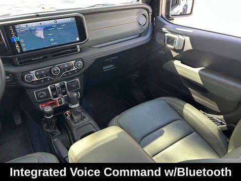 Certified 2025 Jeep Gladiator Mojave image 13