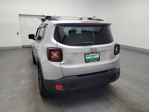 Used 2015 Jeep Renegade Latitude image 6