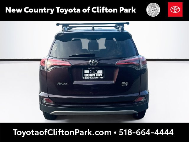 Used 2018 Toyota RAV4 XLE AWD/4WD image 6
